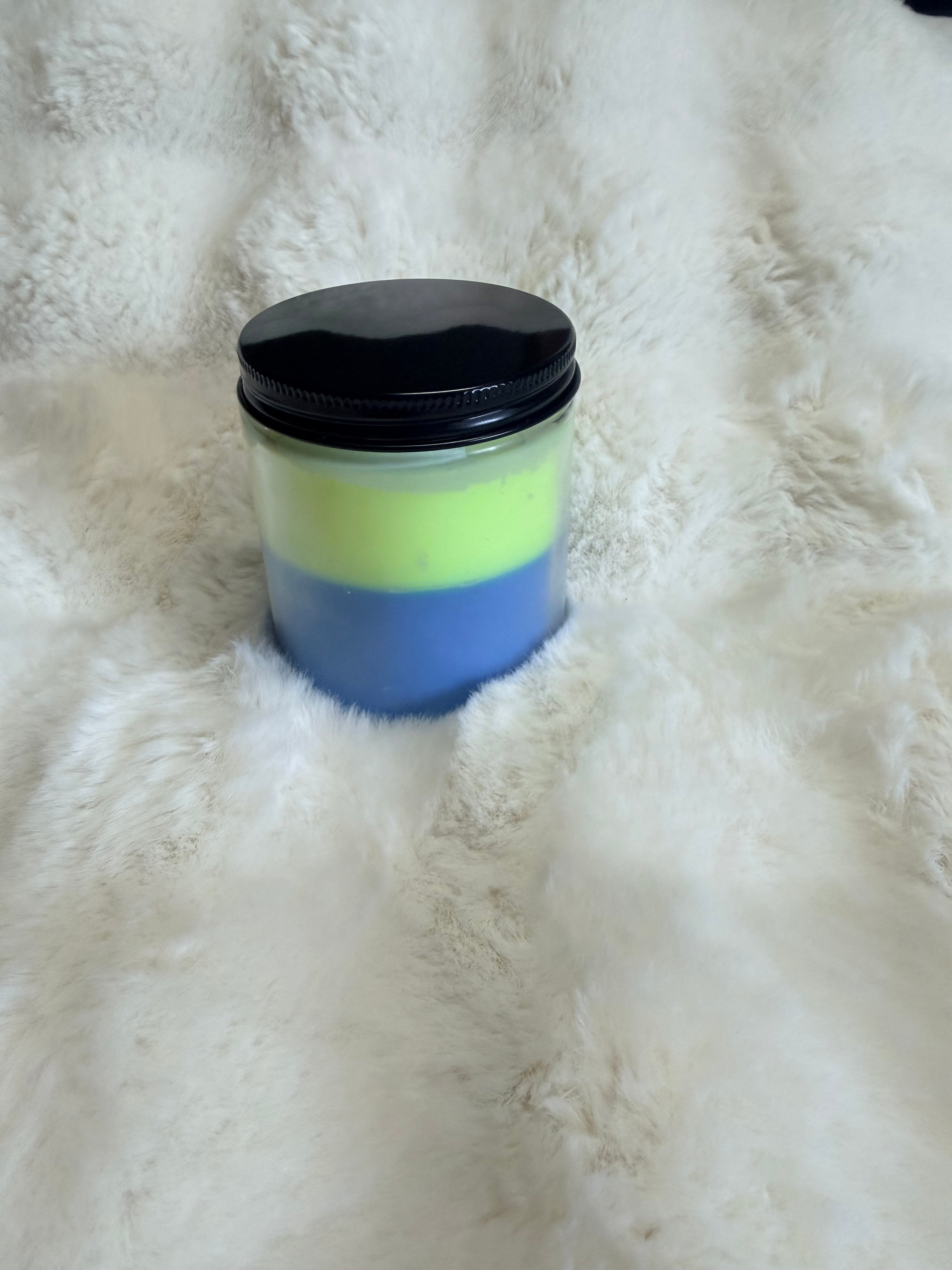 Fresh linen sea shell soy candle